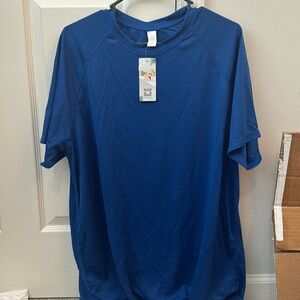 NWT- Women’s rash guard